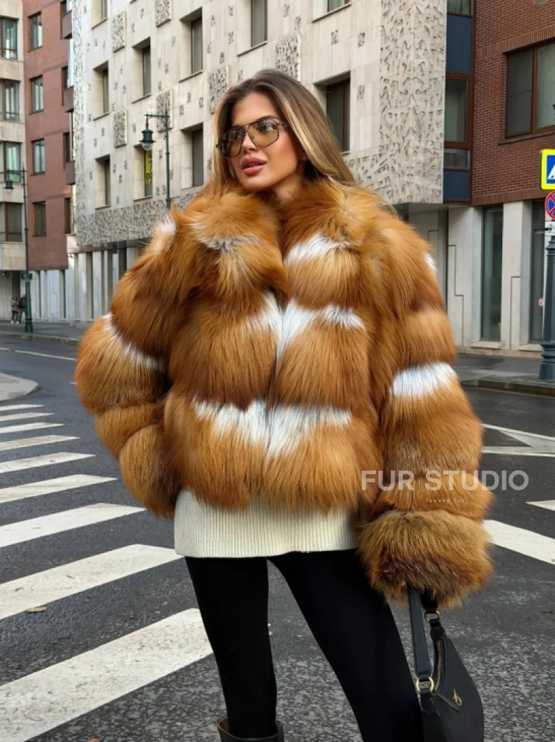 Шуба из лисы с капюшоном
