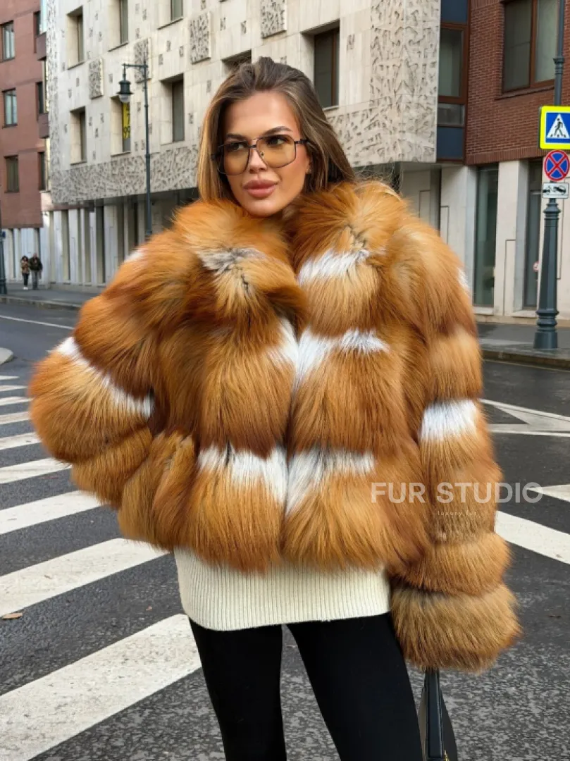 Шуба из лисы с капюшоном