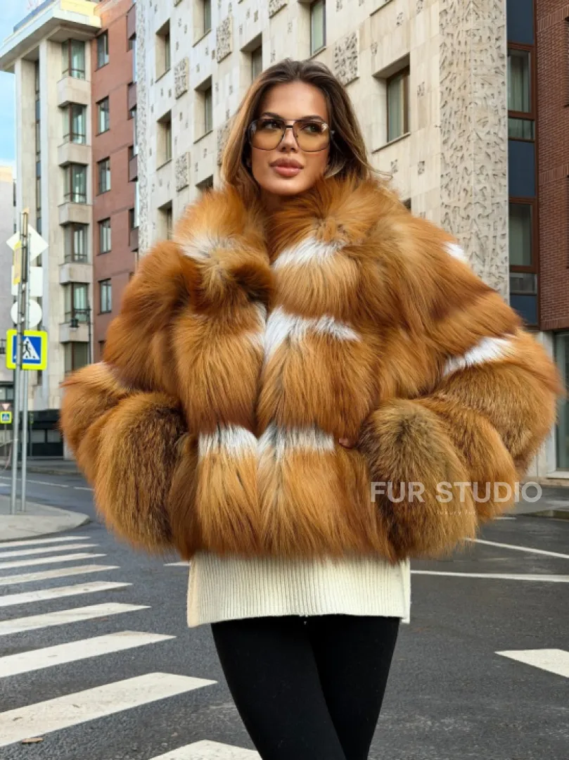 Шуба из лисы с капюшоном