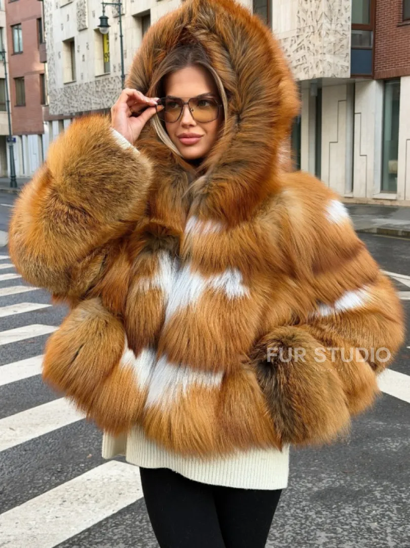 Шуба из лисы с капюшоном