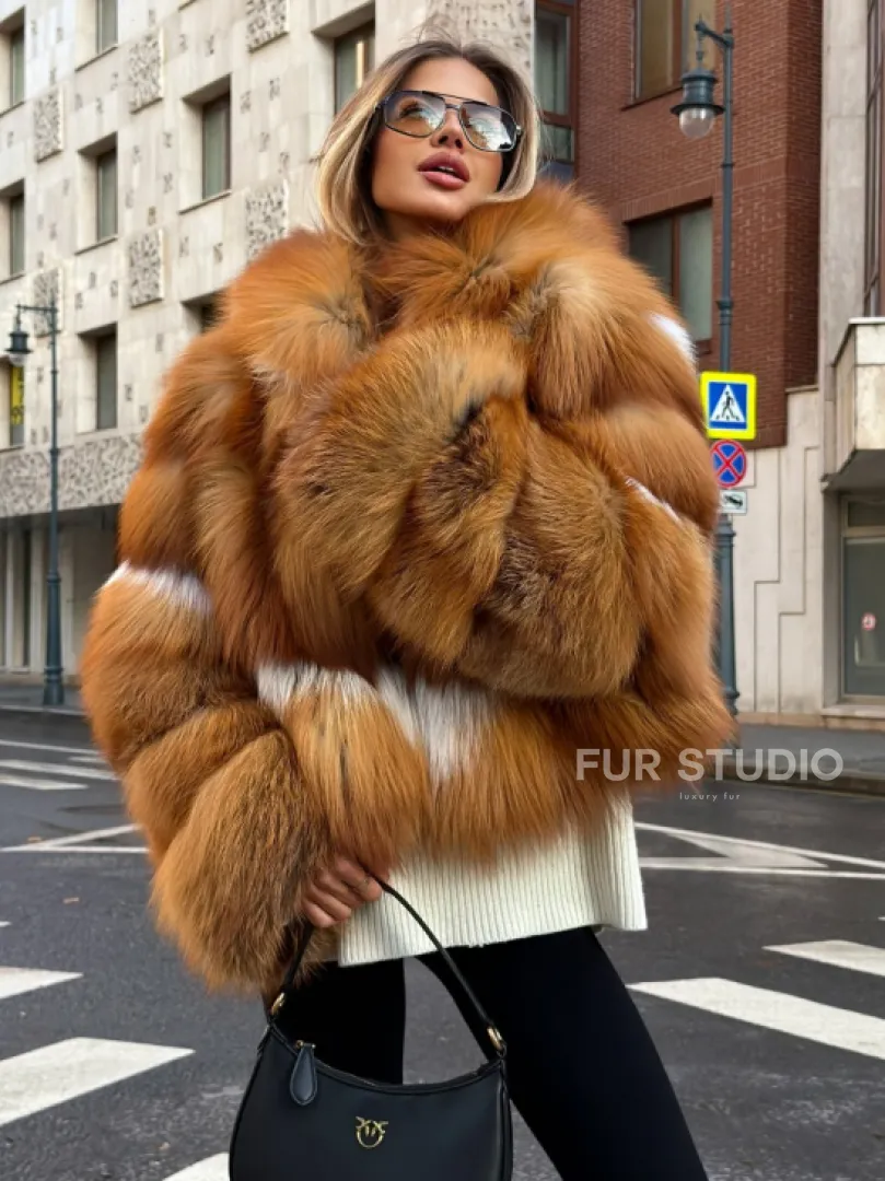 Шуба из лисы с капюшоном