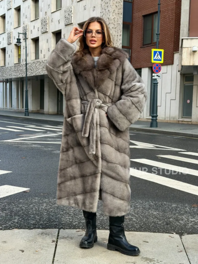 Шуба норковая женская с капюшоном куница