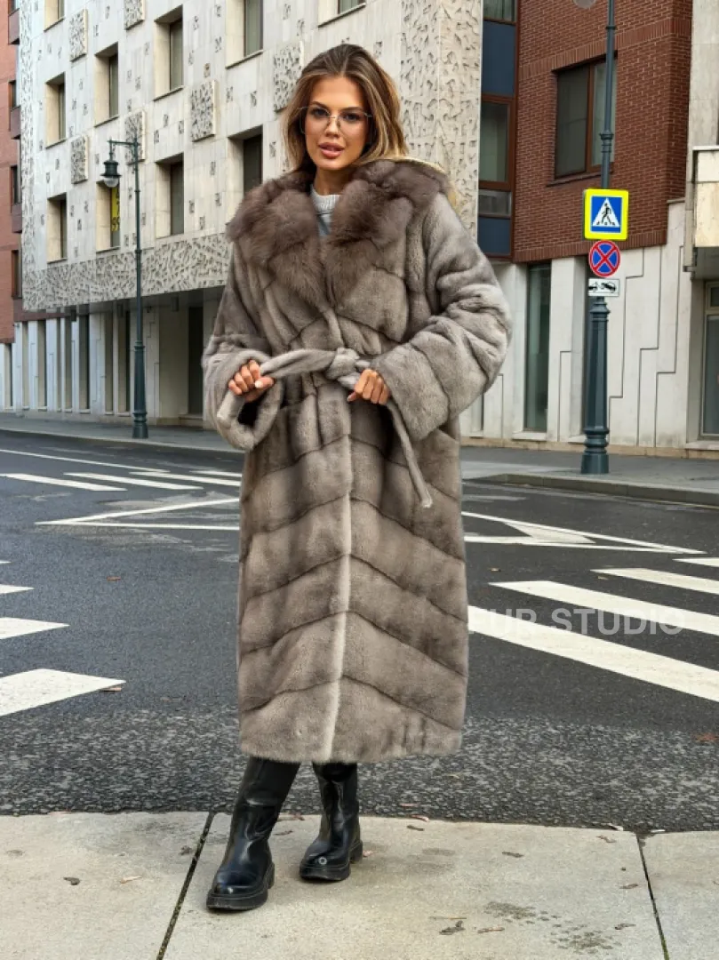 Шуба норковая женская с капюшоном куница