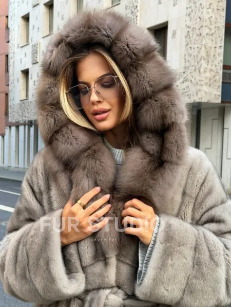 Шуба норковая женская с капюшоном куница - фото 6