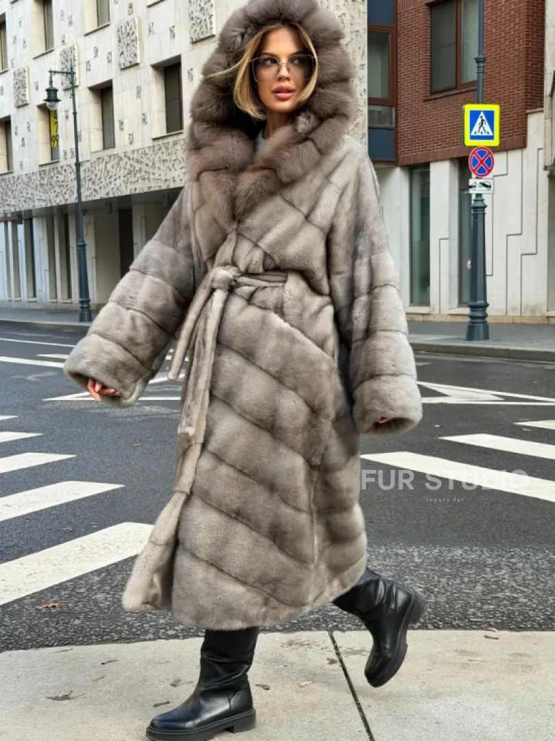 Шуба норковая женская с капюшоном куница