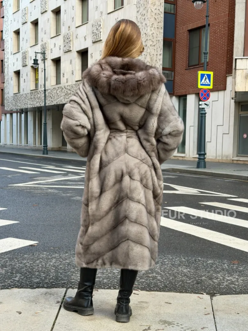 Шуба норковая женская с капюшоном куница