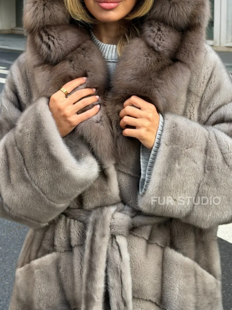 Шуба норковая женская с капюшоном куница