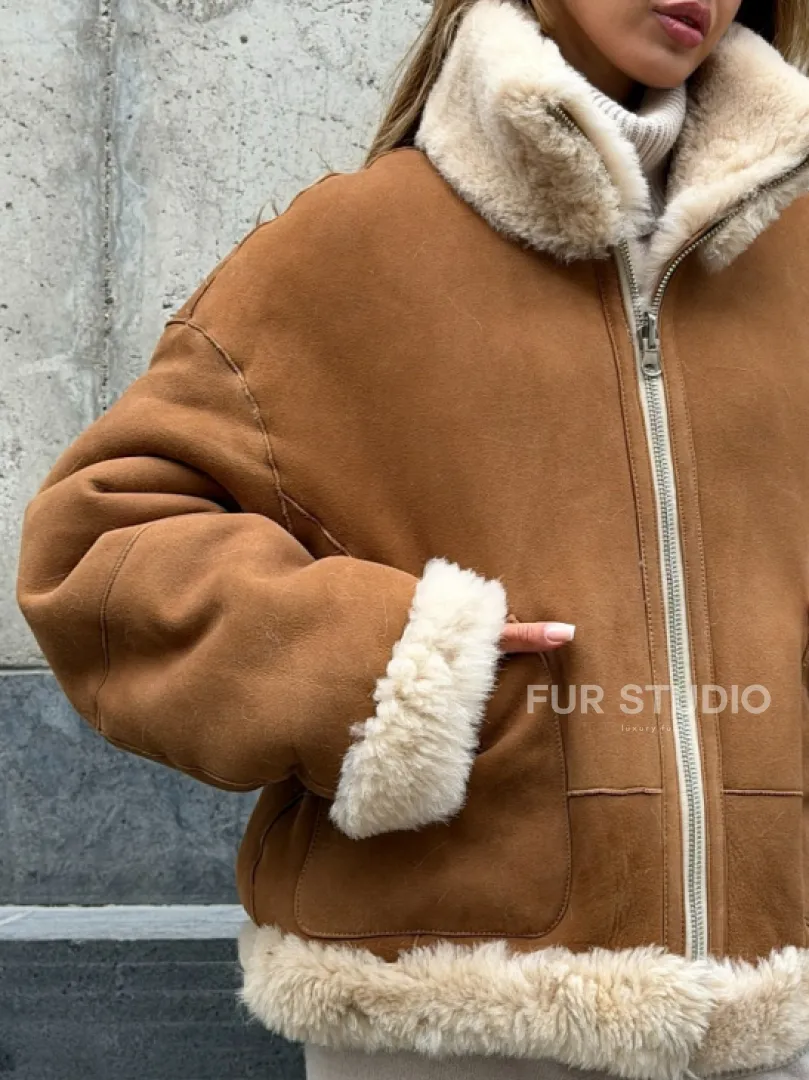 Двухсторонняя короткая дубленка из овчины