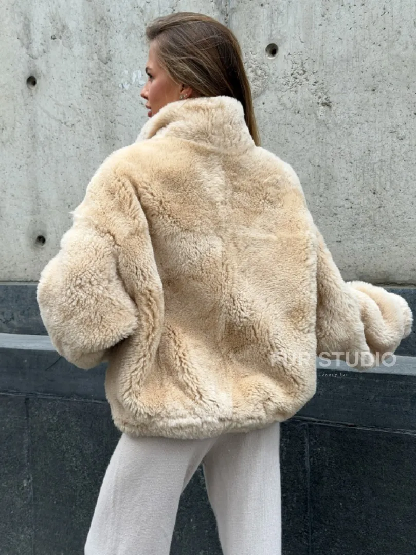 Двухсторонняя короткая дубленка из овчины