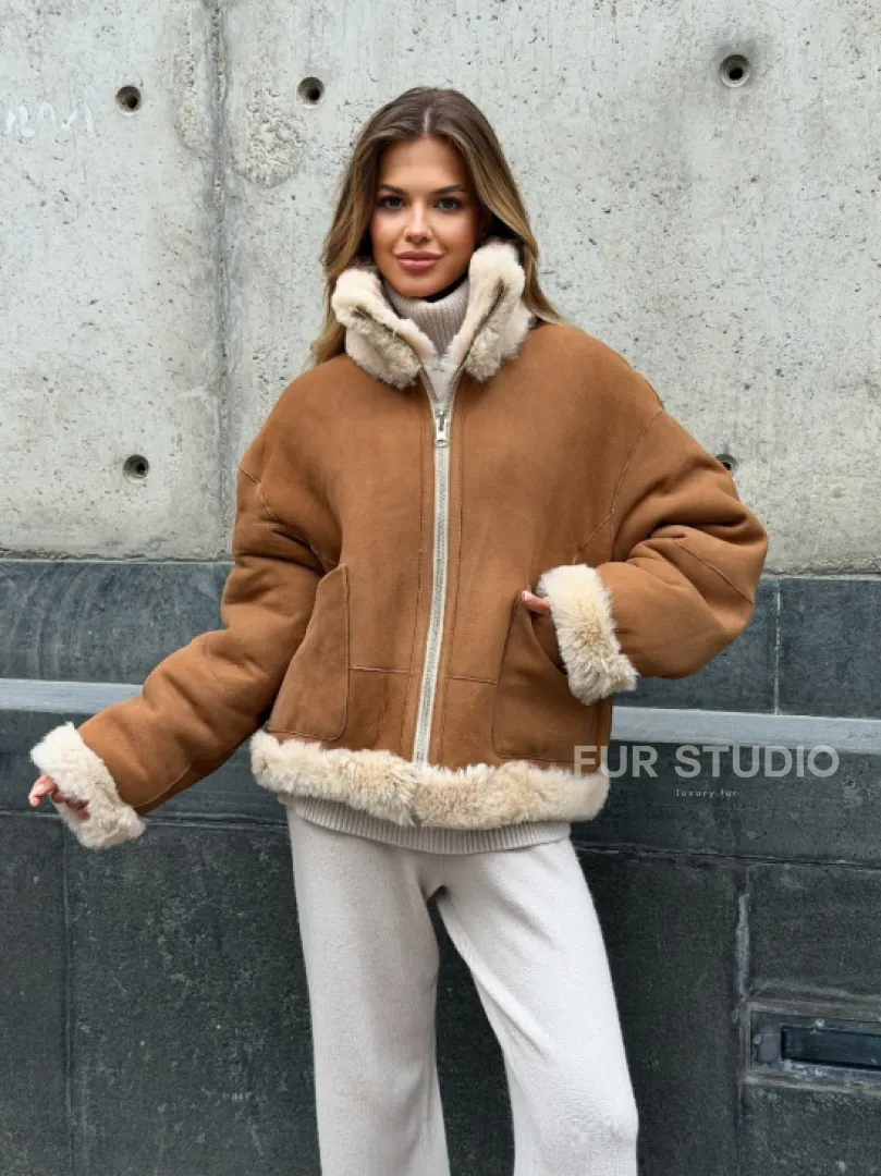 Двухсторонняя короткая дубленка из овчины