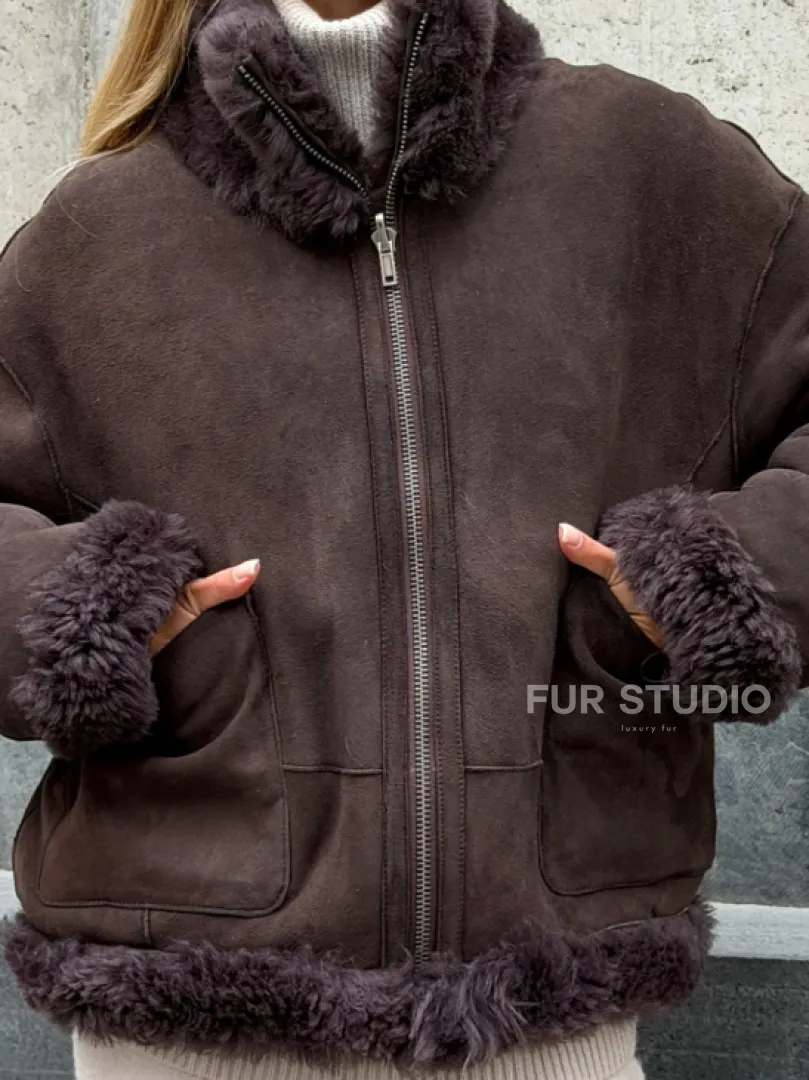 Натуральная двухсторонняя дубленка - бомбер