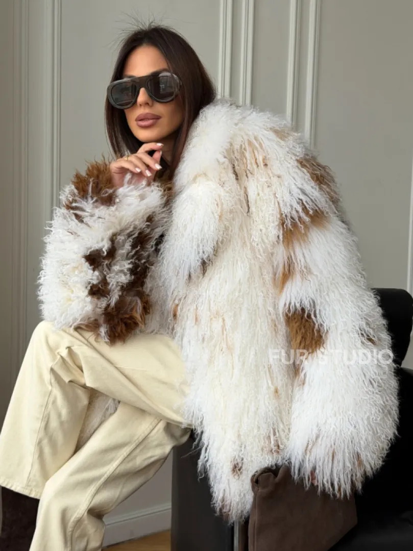 Шуба из ламы бело-коричневая - фото 9