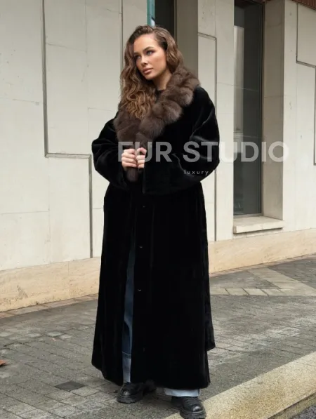Длинная шуба из стриженой норки с воротником куница - фото 12