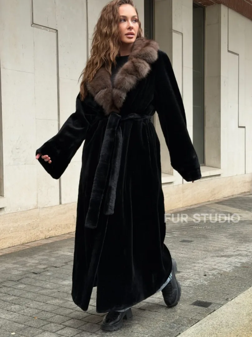 Длинная шуба из стриженой норки с воротником куница - фото 3