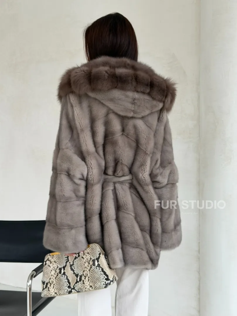 Серый норковый полушубок - капюшон куница