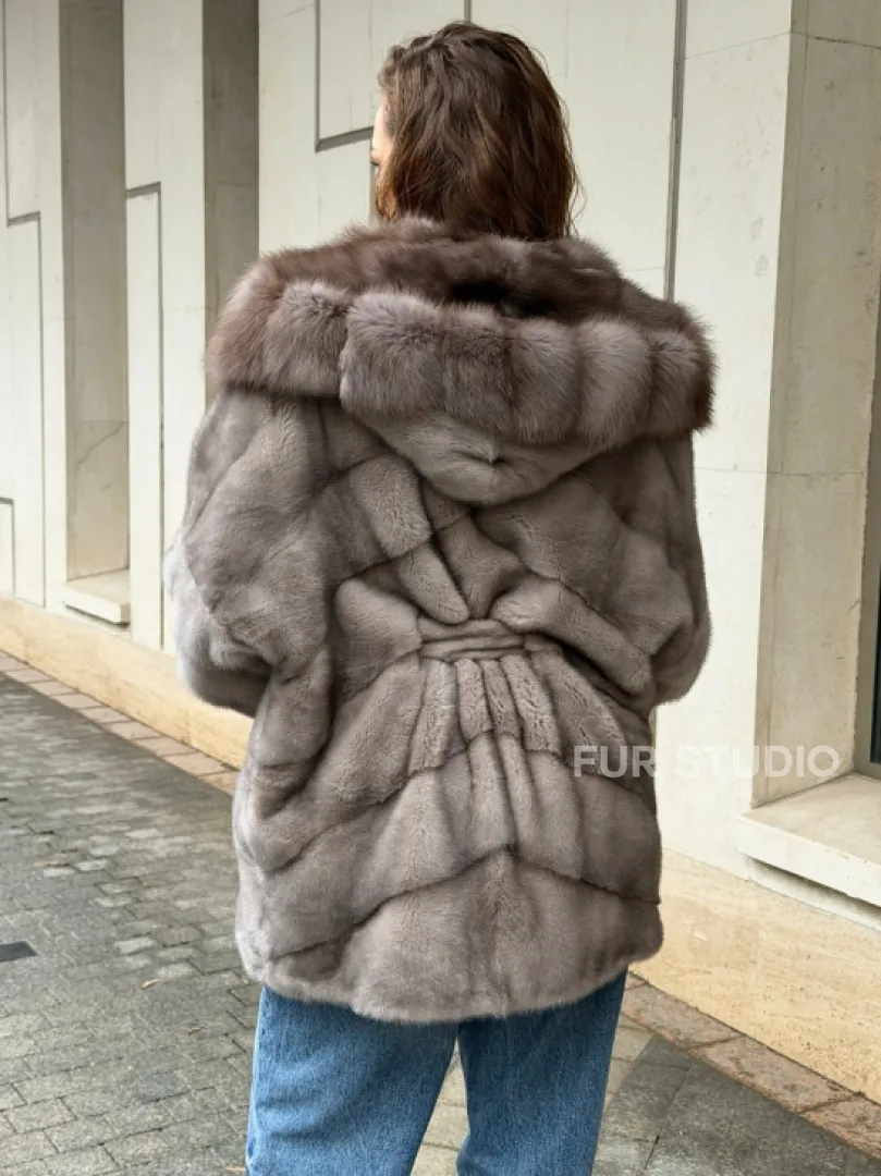 Серый норковый полушубок - капюшон куница