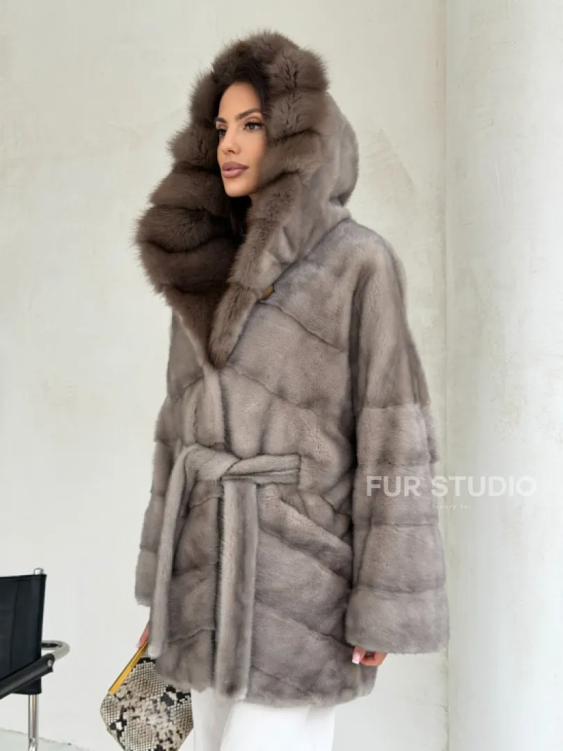 Серый норковый полушубок - капюшон куница