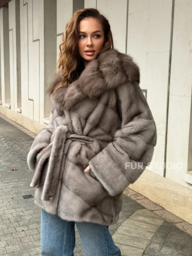 Серый норковый полушубок - капюшон куница