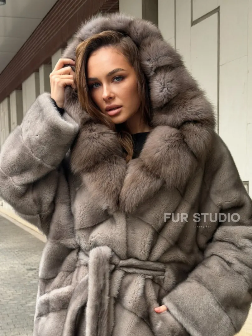 Серый норковый полушубок - капюшон куница