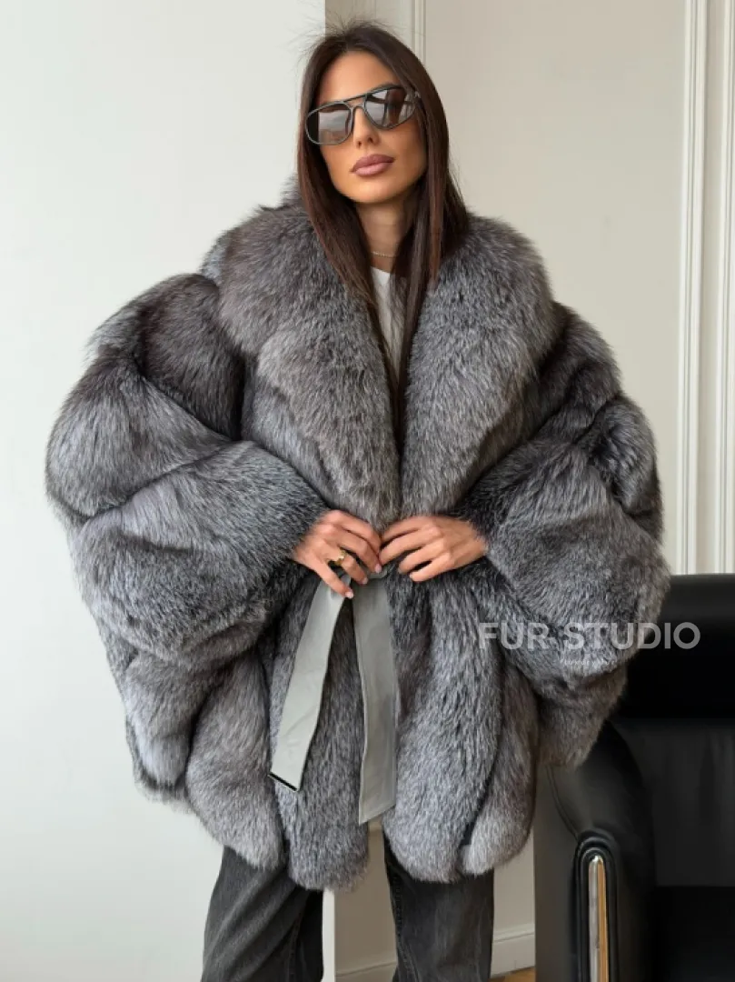 Шуба - пончо из лисы