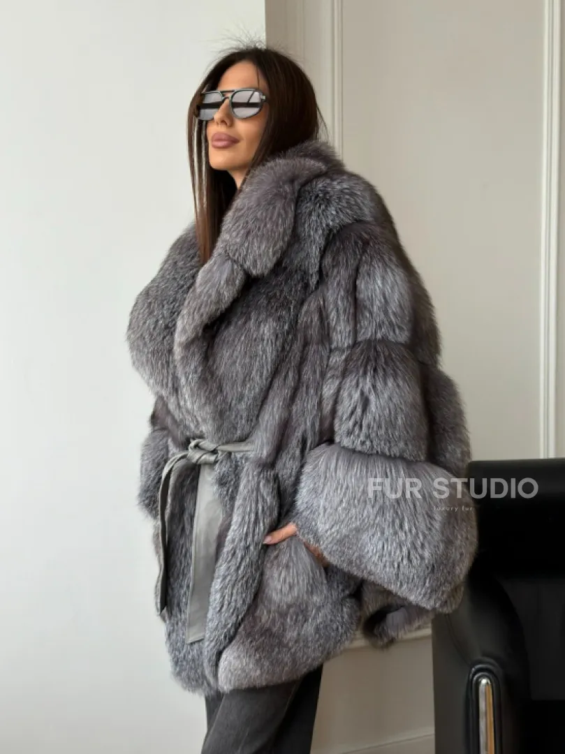 Шуба - пончо из лисы