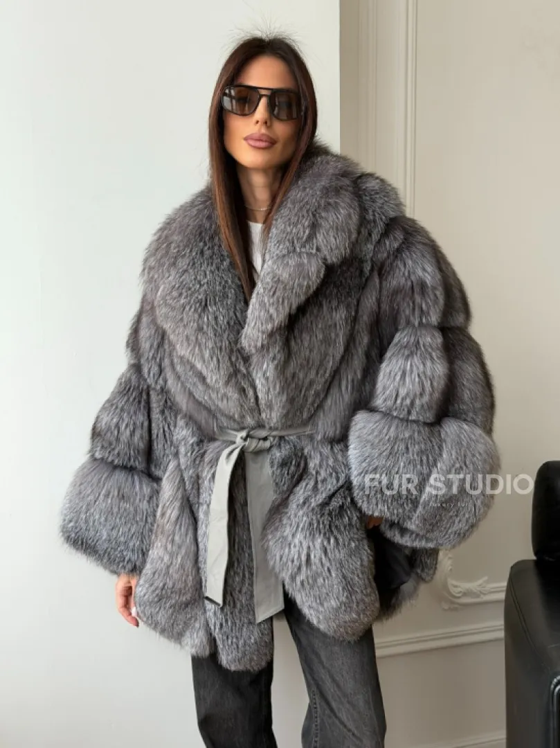 Шуба - пончо из лисы
