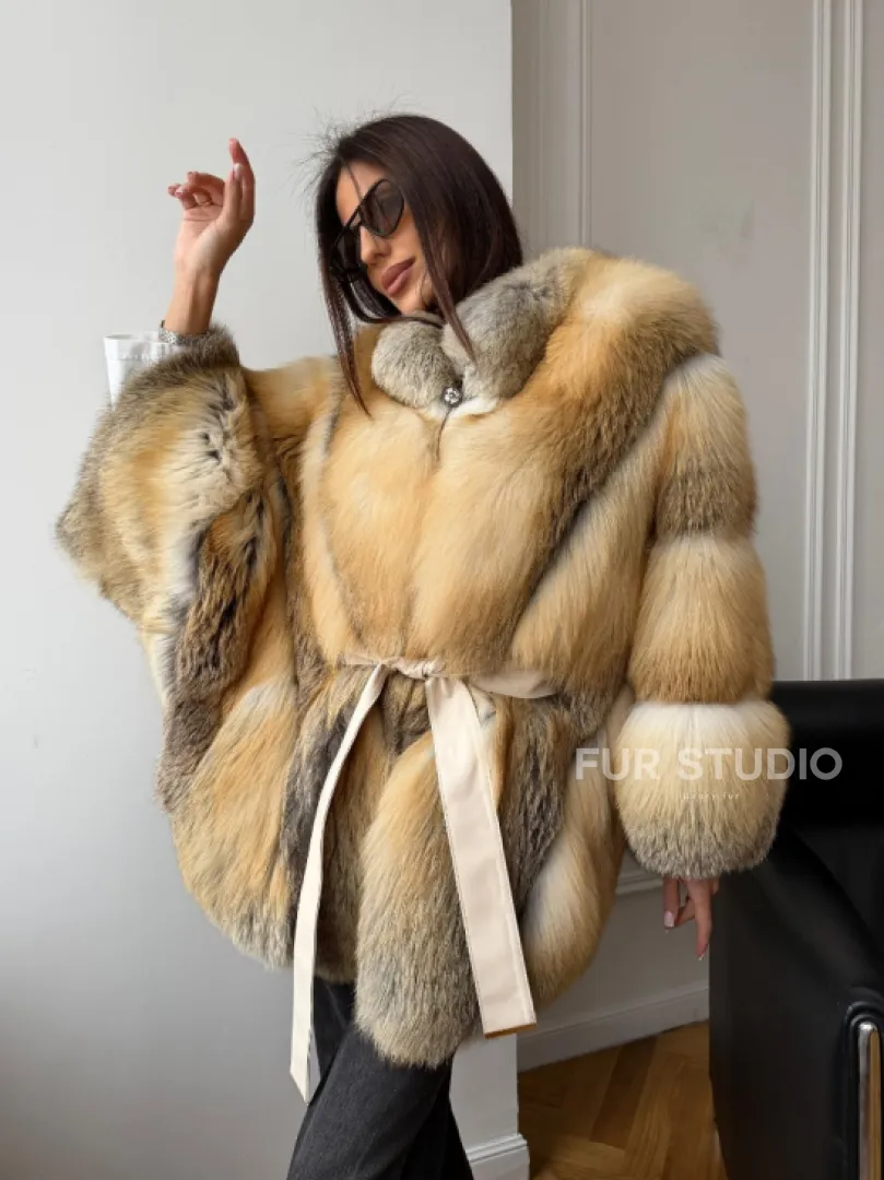 Шуба - пончо из лисы с поясом