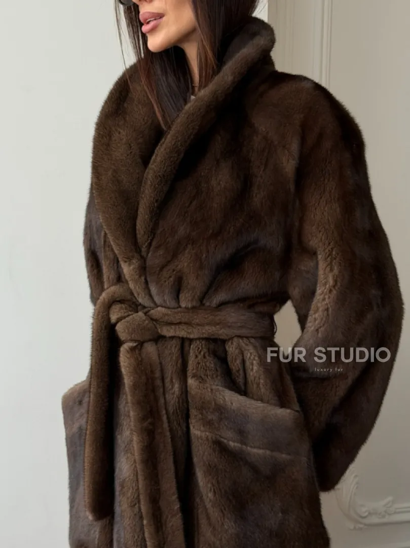 Коричневая норковая шуба под пояс - воротник шаль