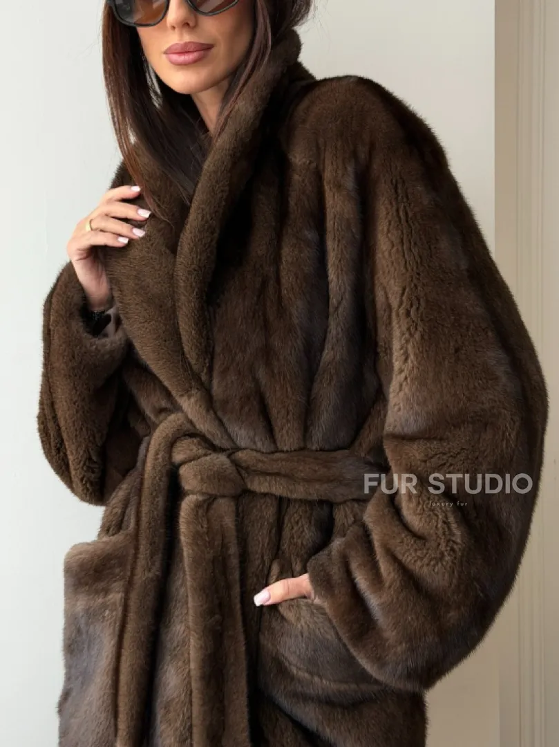 Коричневая норковая шуба под пояс - воротник шаль - фото 1