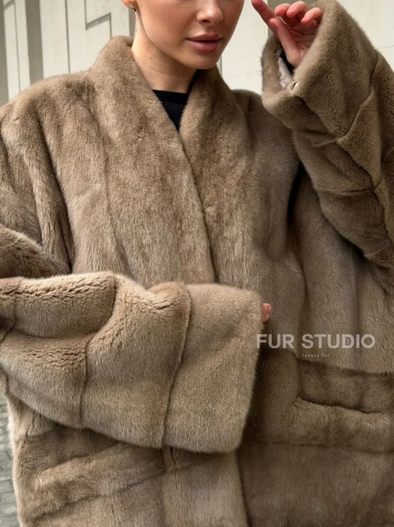 Норковый полушубок пастель V-образный воротник