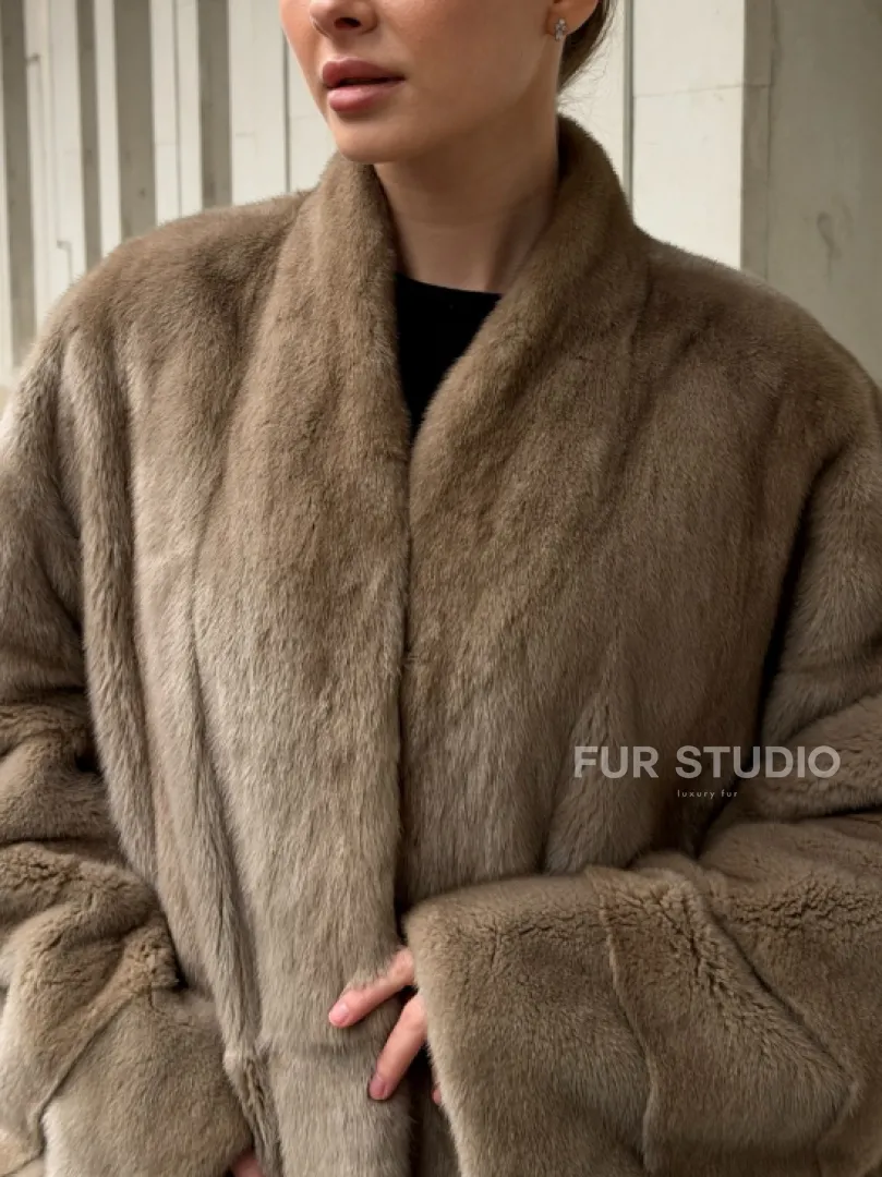 Норковый полушубок пастель V-образный воротник