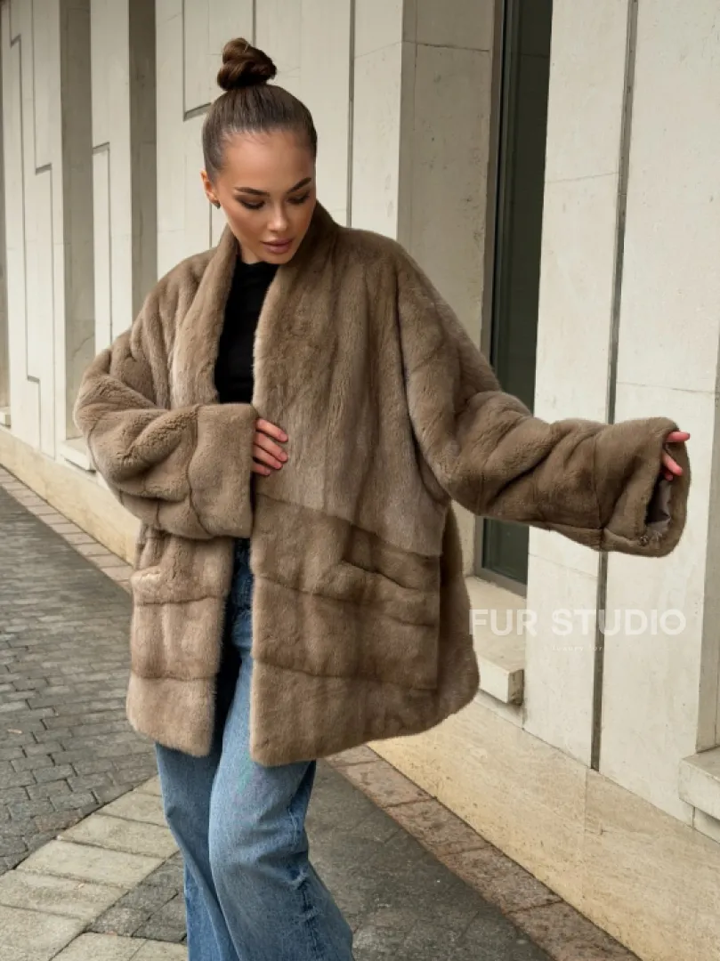 Норковый полушубок пастель V-образный воротник