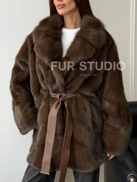 Коричневый полушубок с воротником куницы - летучая мышь - фото 5