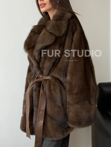 Коричневый полушубок с воротником куницы - летучая мышь - фото 7