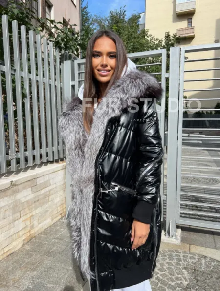 Пуховое пальто с меховым капюшоном из чернобурой лисы - фото 2