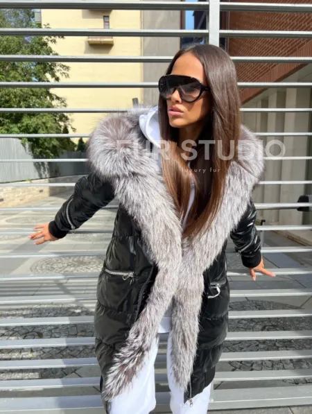 Пуховое пальто с меховым капюшоном из чернобурой лисы - фото 1