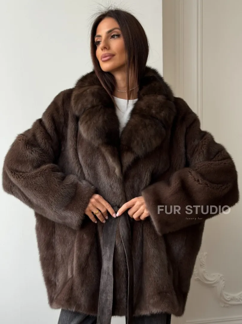 Полушубок норковый летучая мышь с воротником куницы - фото 6