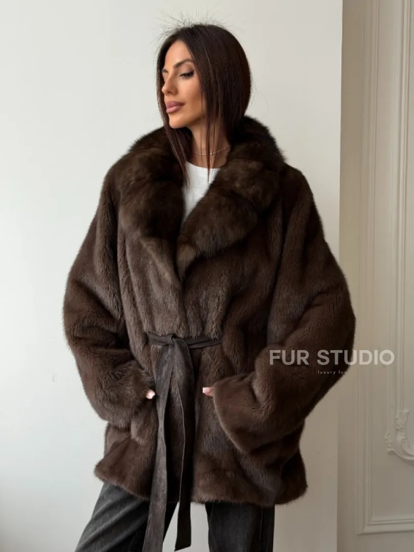 Полушубок норковый летучая мышь с воротником куницы - фото 9