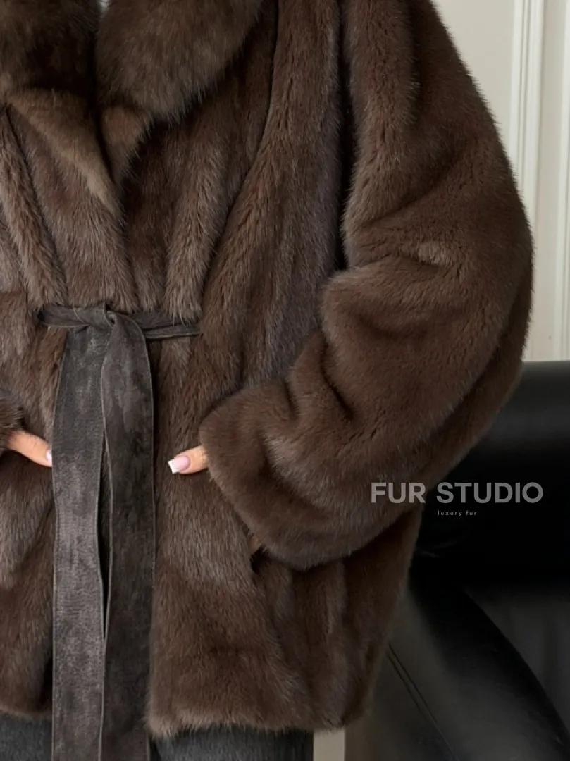 Полушубок норковый летучая мышь с воротником куницы - фото 2