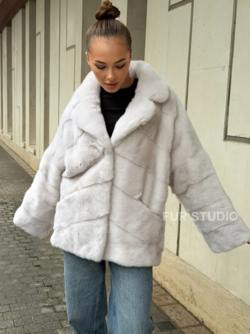 Светлый норковый полушубок