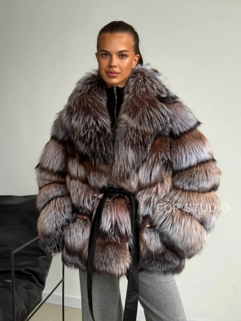 Шуба из меха лисы блюфрост