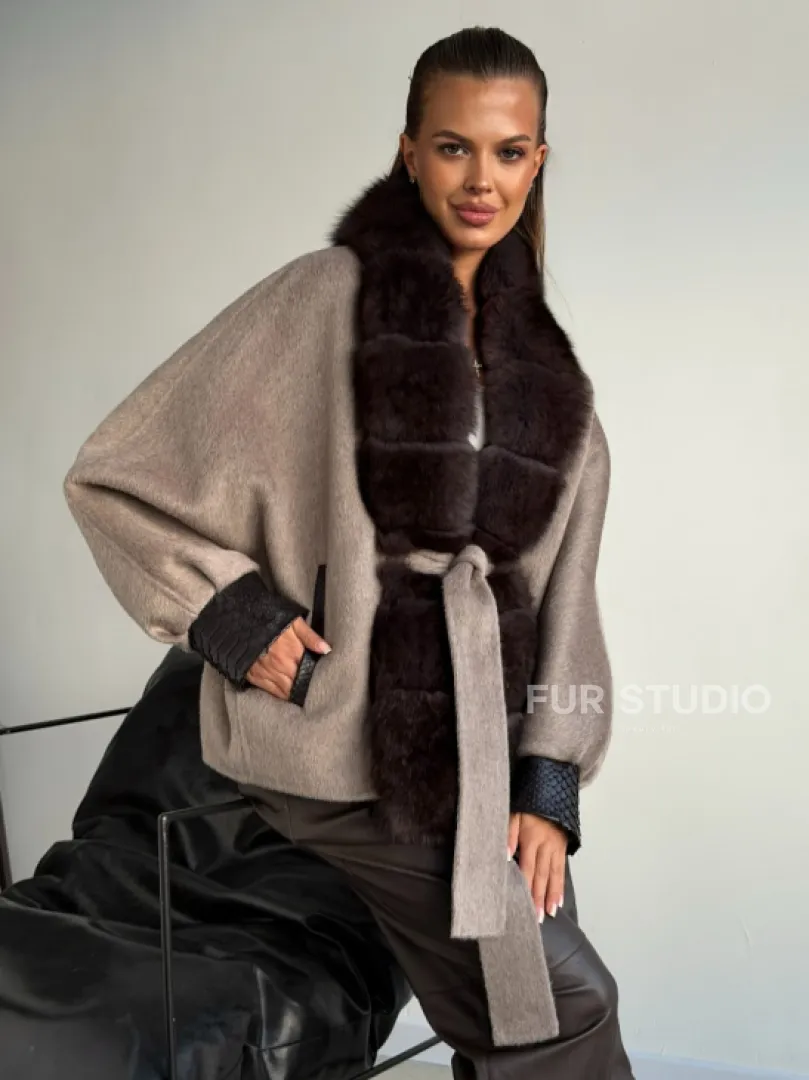 Пальто с мехом финского песца