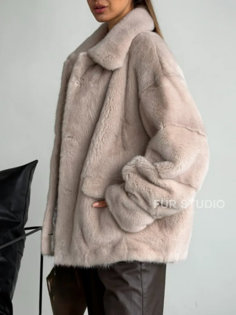 Короткая норковая шуба в цвете нюд - фото 3