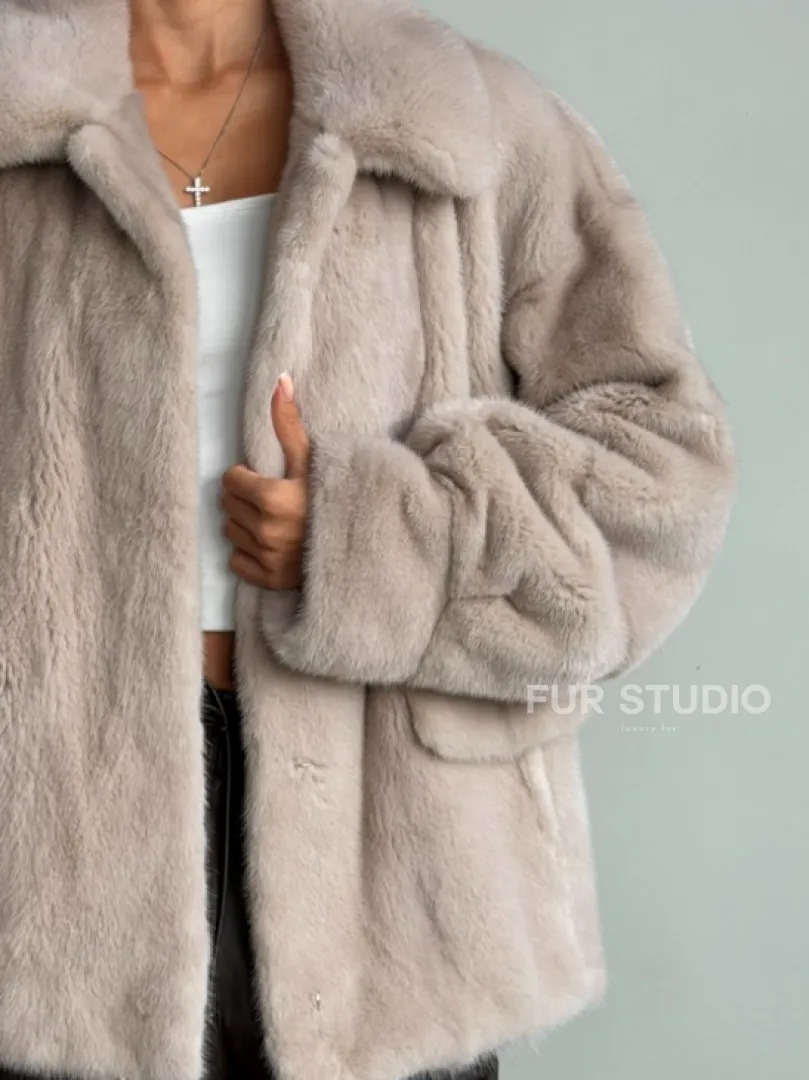 Короткая норковая шуба в цвете нюд