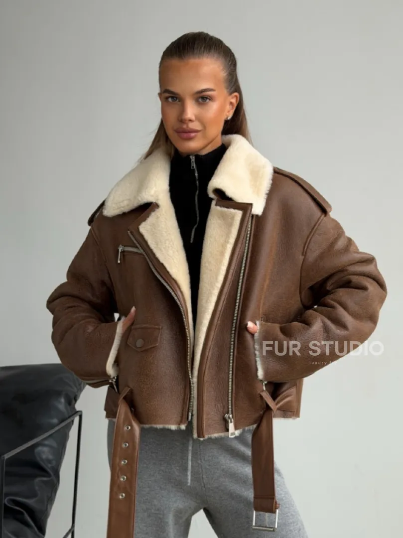 Короткая косуха-дубленка из овчины - фото 0