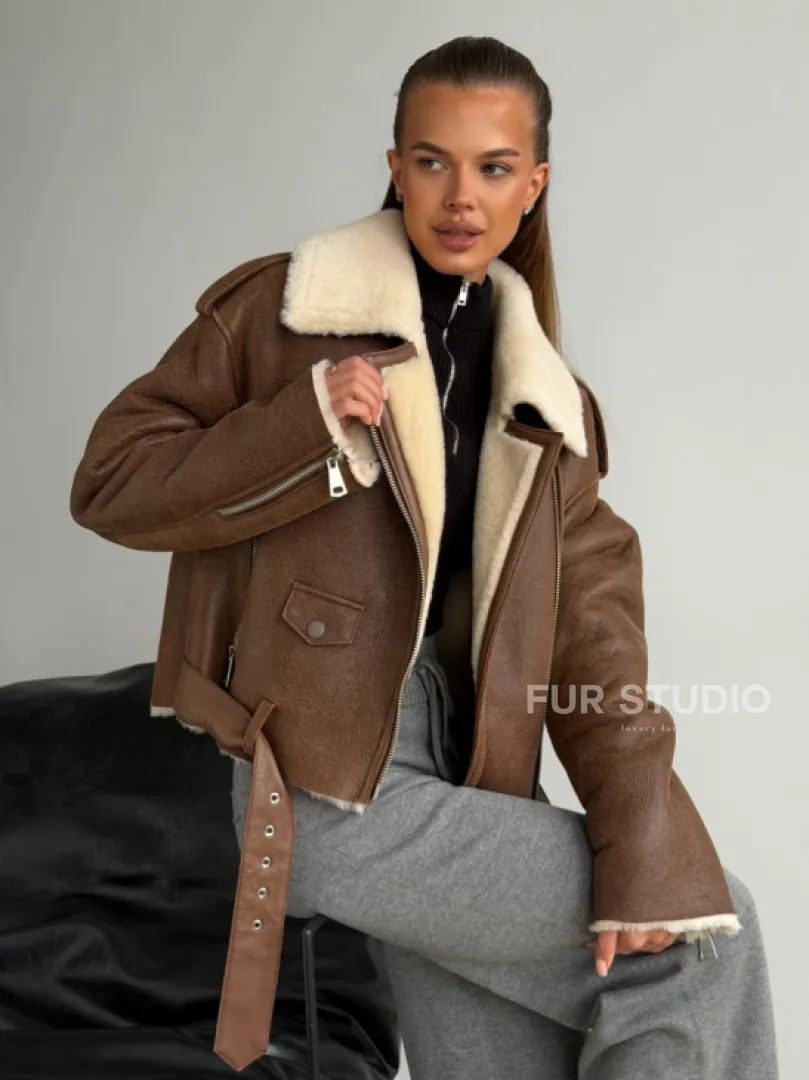 Короткая косуха-дубленка из овчины - фото 4