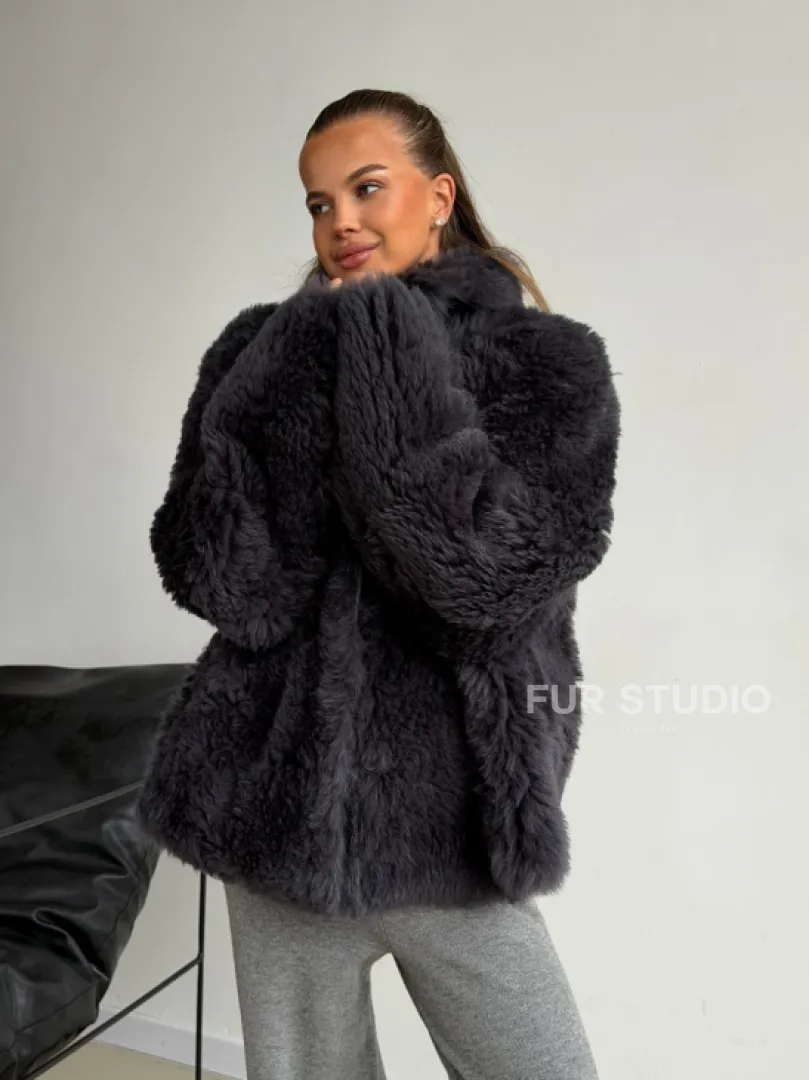 Короткая дубленка из овчины тиградо