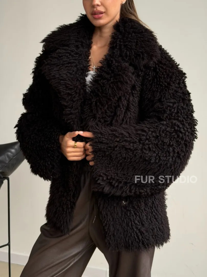 Коричневая дубленка из меха Тиградо