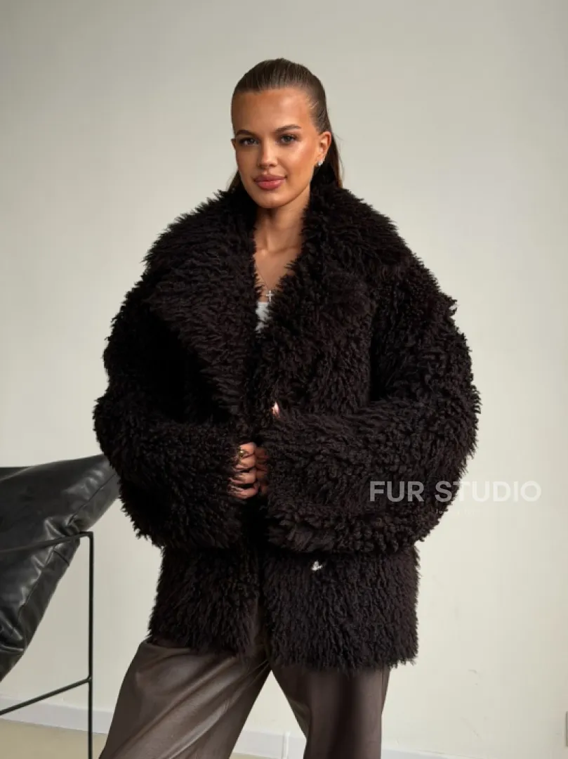 Коричневая дубленка из меха Тиградо