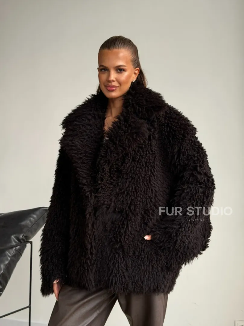 Коричневая дубленка из меха Тиградо